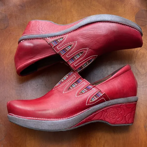 L'ARTISTE by Spring Step 'Scribble' Red Leather Slip On Clog Shoe Women’s Size 9