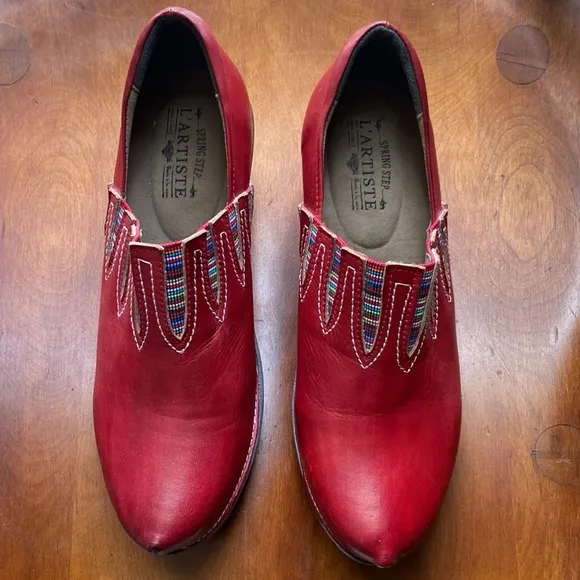 L'ARTISTE by Spring Step 'Scribble' Red Leather Slip On Clog Shoe Women’s Size 9