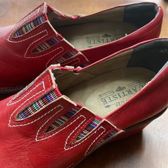 L'ARTISTE by Spring Step 'Scribble' Red Leather Slip On Clog Shoe Women’s Size 9