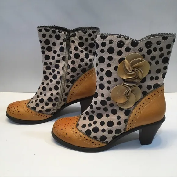 L'Artiste Spring Step Perignon Polka Dot Flower Heel Boots Tan Black 40 9 READ