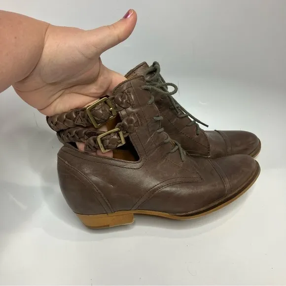 Latigo Abi leather ankle boots brown with braided ankle straps size 6.5