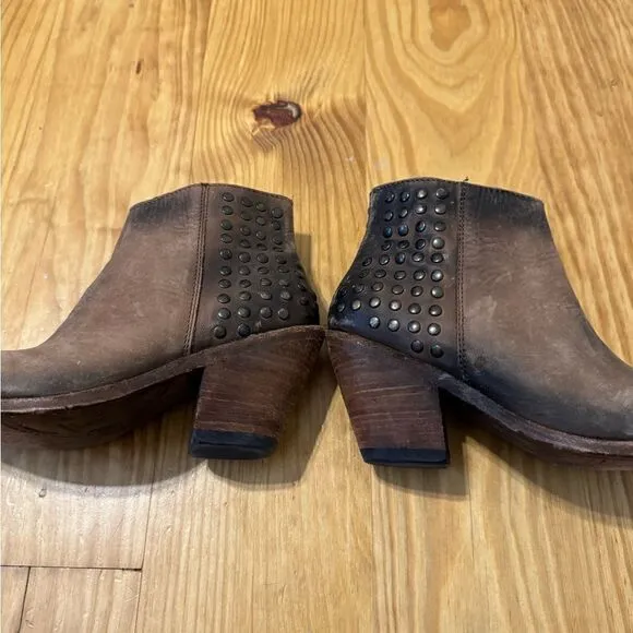 LIBERTY BLACK Distressed Leather Studded Ankle Western Bootie Women's Size 6.5
