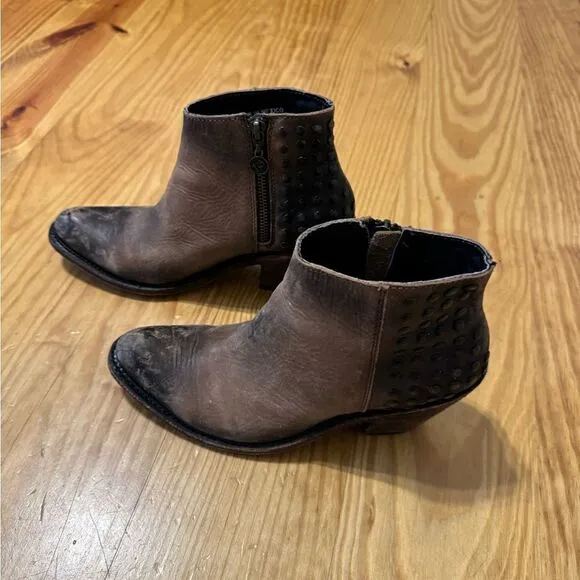 LIBERTY BLACK Distressed Leather Studded Ankle Western Bootie Women's Size 6.5