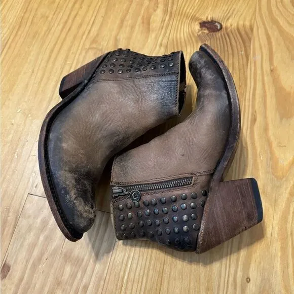 LIBERTY BLACK Distressed Leather Studded Ankle Western Bootie Women's Size 6.5