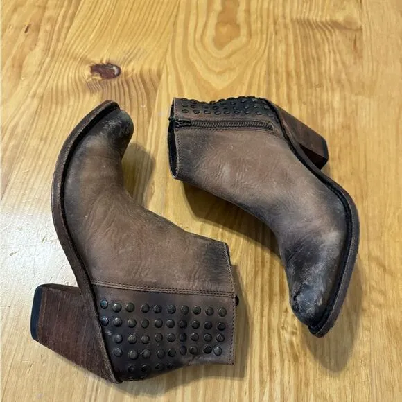 LIBERTY BLACK Distressed Leather Studded Ankle Western Bootie Women's Size 6.5
