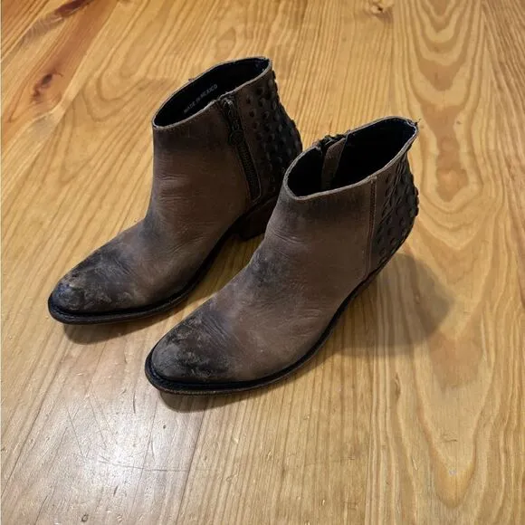 LIBERTY BLACK Distressed Leather Studded Ankle Western Bootie Women's Size 6.5