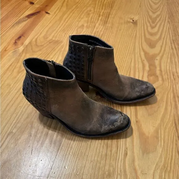 LIBERTY BLACK Distressed Leather Studded Ankle Western Bootie Women's Size 6.5