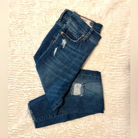 Like NEW!! 28 Marine Layer High Skinny Distressed Raw Hem Jeans