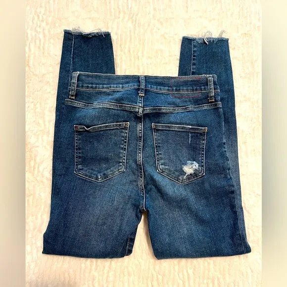 Like NEW!! 28 Marine Layer High Skinny Distressed Raw Hem Jeans