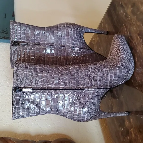 Like NEW Casadei croc embossed boots
