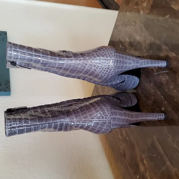 Like NEW Casadei croc embossed boots