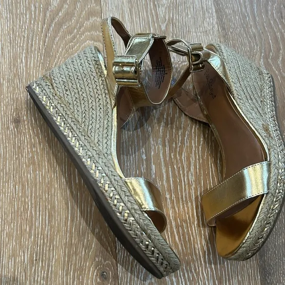 Lilly Pulitzer for Target Gold Wedge Sandals with Adjustable Straps