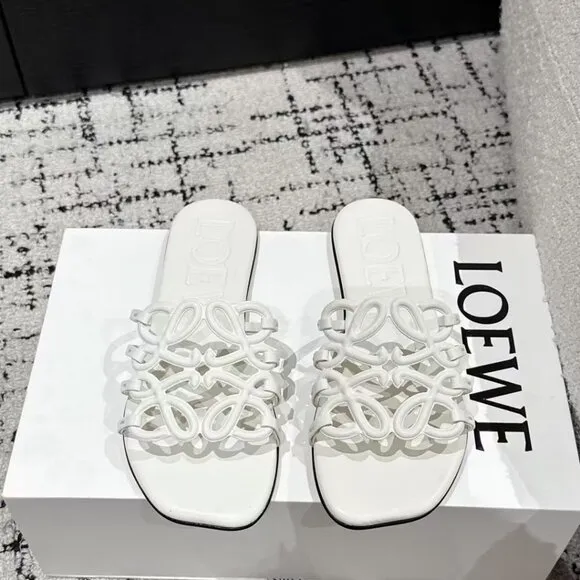 🎄🎄Loewe White Sandals