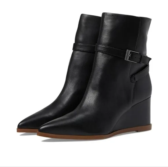Lola Cruz Black Leather Wedge Ankle Boots size 7/6.5 US