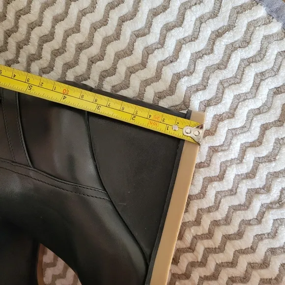 Lola Cruz Black Leather Wedge Ankle Boots size 7/6.5 US