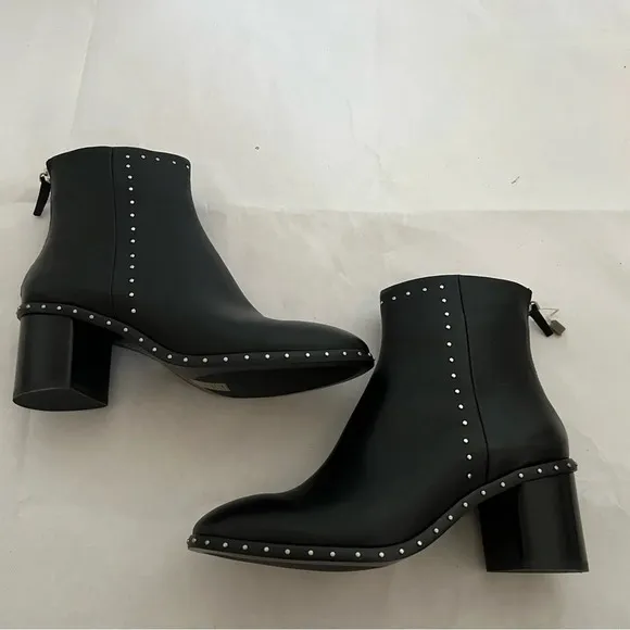 Lola Cruz Womens Black Studded Ankle Boots EUR 39 Us 9 NWB