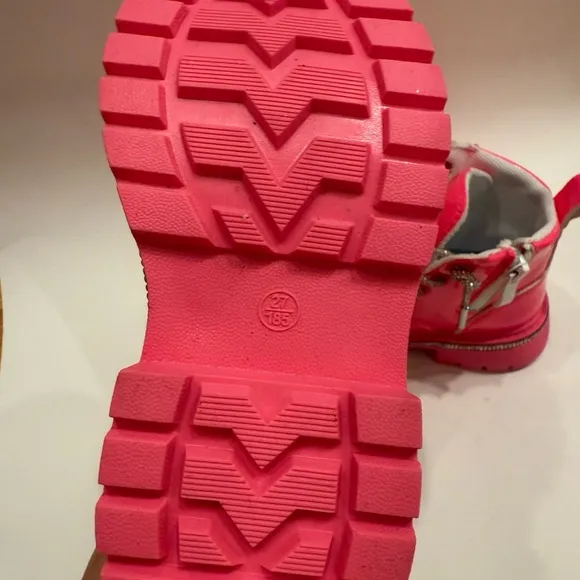 Lola   The Boys hot Pink patent crystal boots  toddler size 10