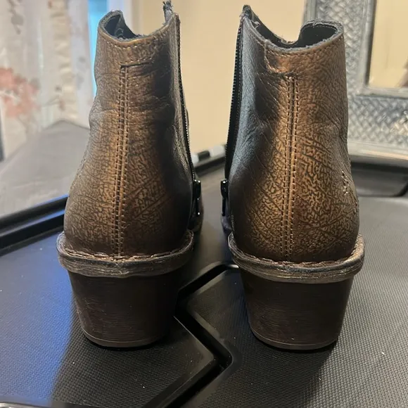London Fly Ankle Boots made in Portugal Gold and Black