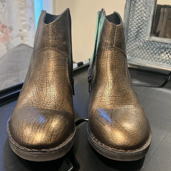 London Fly Ankle Boots made in Portugal Gold and Black