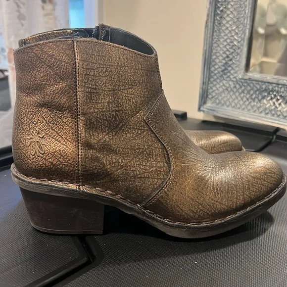 London Fly Ankle Boots made in Portugal Gold and Black