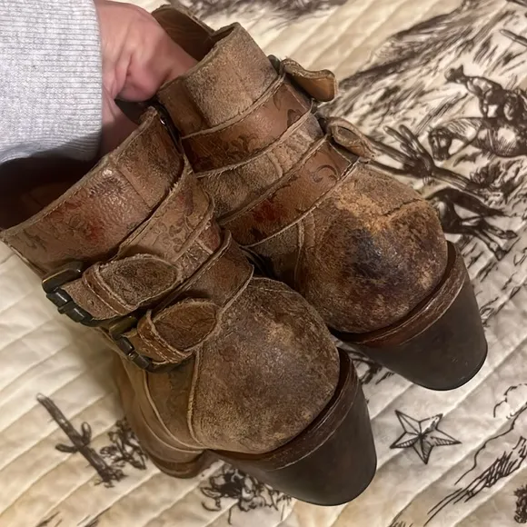 Luchasse Catalina tan ankle boots