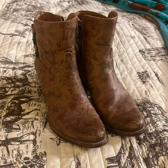 Luchasse Catalina tan ankle boots