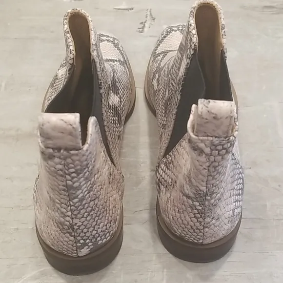 💕LUCKY BRAND💕 Jaime Snake Print Ankle Boots 9