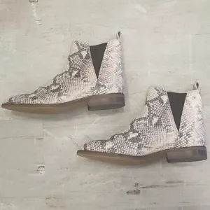 💕LUCKY BRAND💕 Jaime Snake Print Ankle Boots 9