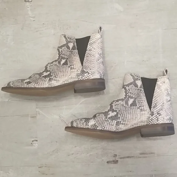 💕LUCKY BRAND💕 Jaime Snake Print Ankle Boots 9