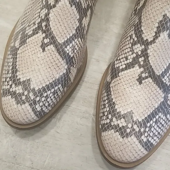 💕LUCKY BRAND💕 Jaime Snake Print Ankle Boots 9