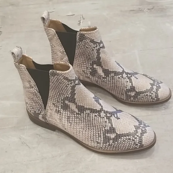 💕LUCKY BRAND💕 Jaime Snake Print Ankle Boots 9