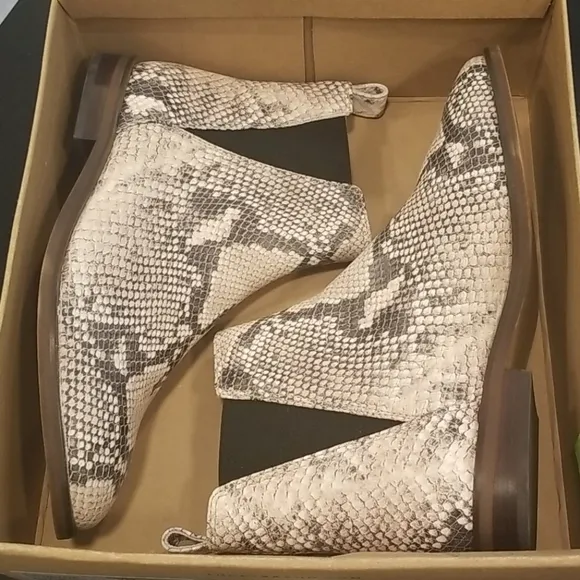 💕LUCKY BRAND💕 Jaime Snake Print Ankle Boots 9
