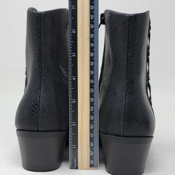 Lucky Brand Women's Fakelle Black Ankle Boots Side Zip Size 5.5 New