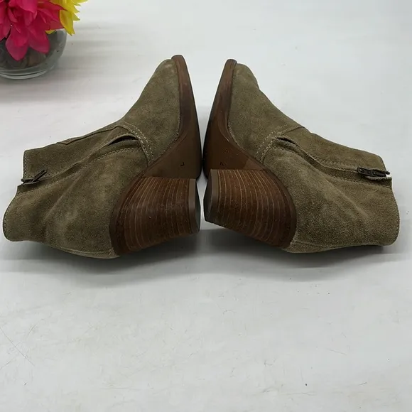 Madewell 1937 Footwear Tan Suede Ankle Bootie Size 7. MCA2520E