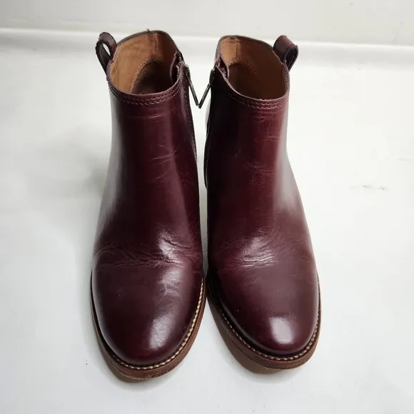 Madewell Billie Ankle Boots in Dark Cabernet