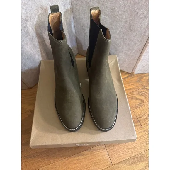 Madewell Women's Chelsea Lug Sole Heeled Boots in Cargo Green – Size 9.5, NIB