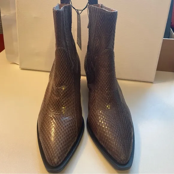 Maliparmi Size 36 Woman’s Lead grey Snakeskin pattern 2” heel Ankle Boots