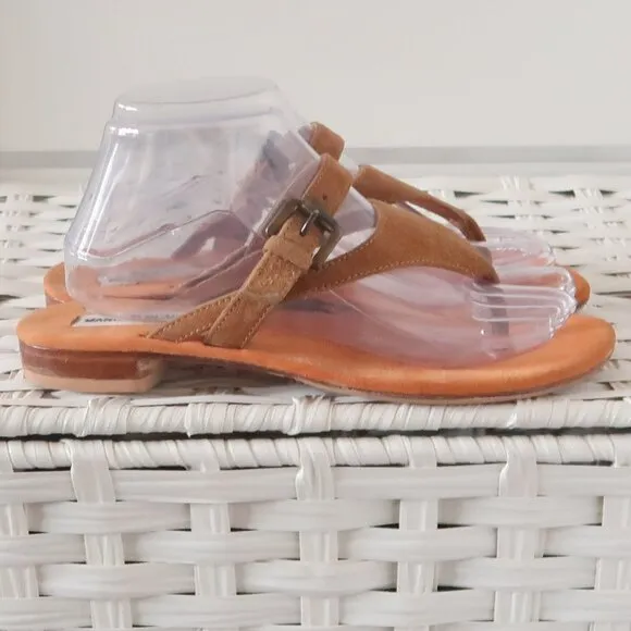 Manolo Blahnik Tan Suede Leather Thong Sandals Luxury Summer Flats Flip Flops 8