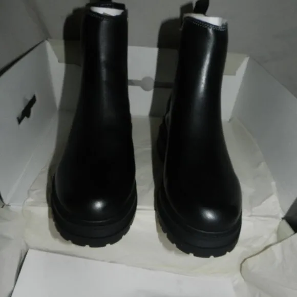 Marc Fisher Black Pietro Lug Sole Chelsea Boots Shoes NWT