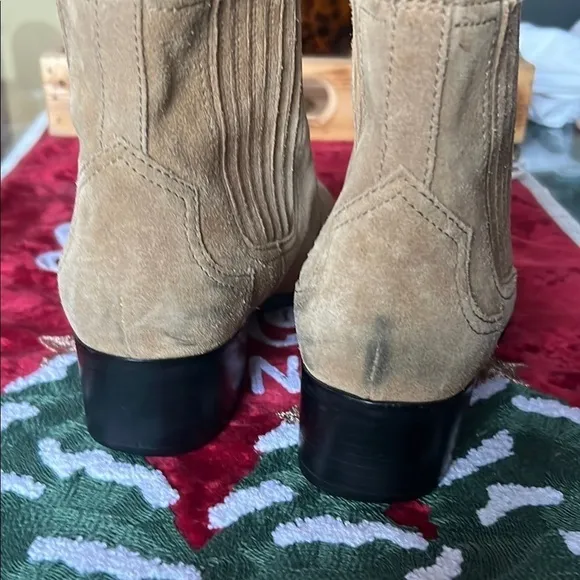 MARC FISHER booties ,WESTERN Tan Suede Ankle Boots, size10M, pre loved 🥰, size10