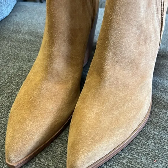 Marc Fisher Gadri Pointed Rust Colored Toe Bootie Rhum SuedeSize 12 NWOT