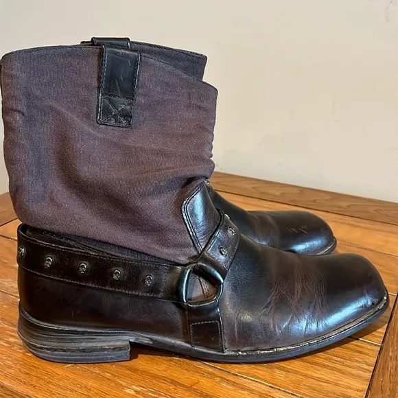 Mark Nason Men’s Lounge Boots Size 10.