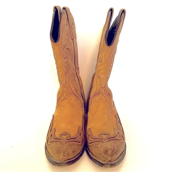 Masterson Women’s Tan Heeled Boots with Intricate Stitching Pointed Toe Size 8