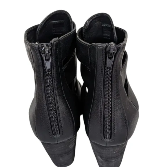 Matiesse Bianca Black Strappy Ankle Boots...size 9.5