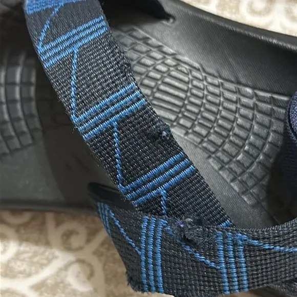 mens chaco sz 11 z flip sandals like new
