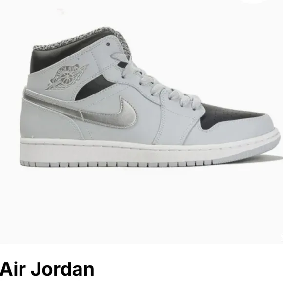 Mens Nike Air Jordan 1 Retro Mid Wolf Gray, Size 11