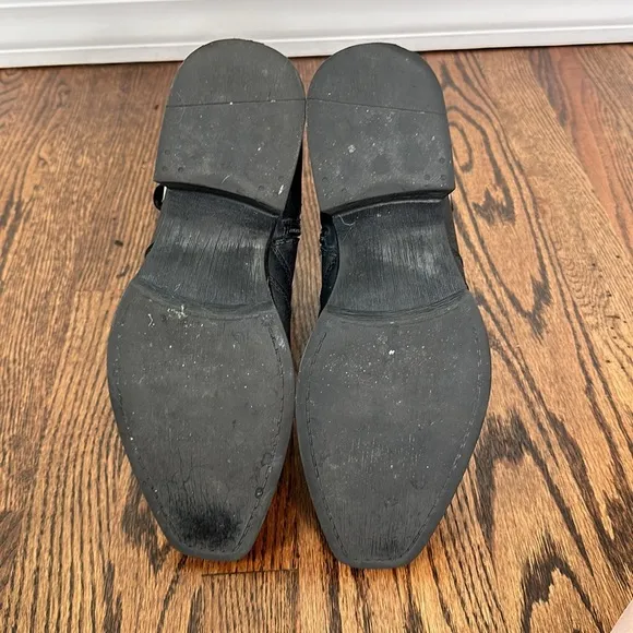 Men’s Rock &amp; Republic low cut boots size 8. GREAT CONDITION.  Buckle and zipper