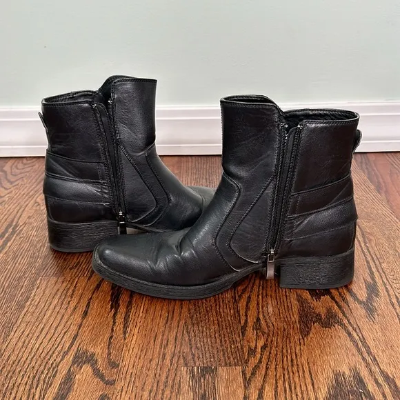 Men’s Rock &amp; Republic low cut boots size 8. GREAT CONDITION.  Buckle and zipper