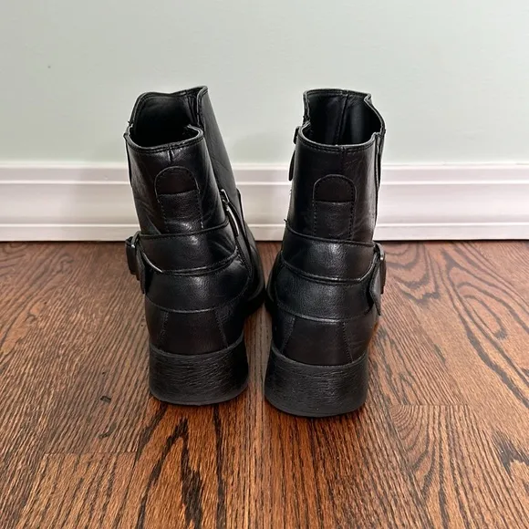 Men’s Rock &amp; Republic low cut boots size 8. GREAT CONDITION.  Buckle and zipper