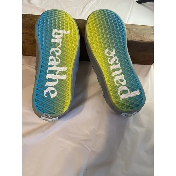 Mens Vans Light Rainbow‎ Checkered Slip-On Shoes-Size 10 -Excellent Condition